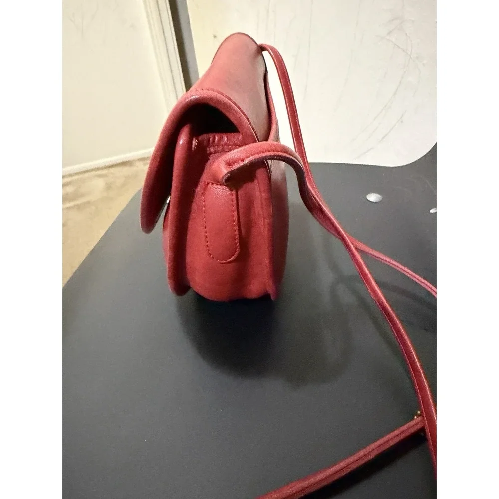 COACH Vintage Glove Tanned Leather Saddle Bag Red Crossbody 9923 Made in USA